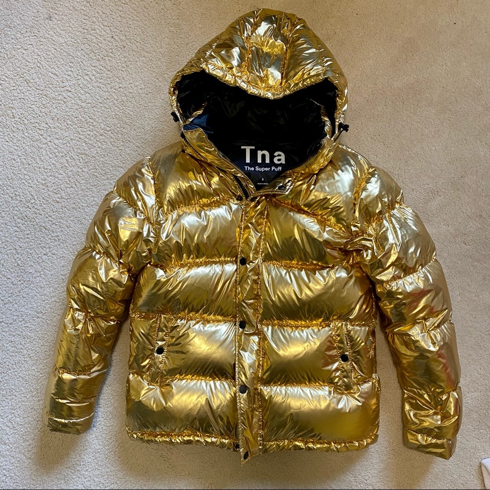 Aritzia TNA super puff